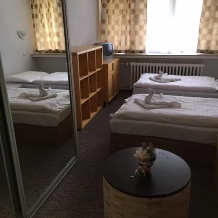 Hotell Morava 2*